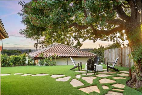Combining Turf With Hardscape Features Image